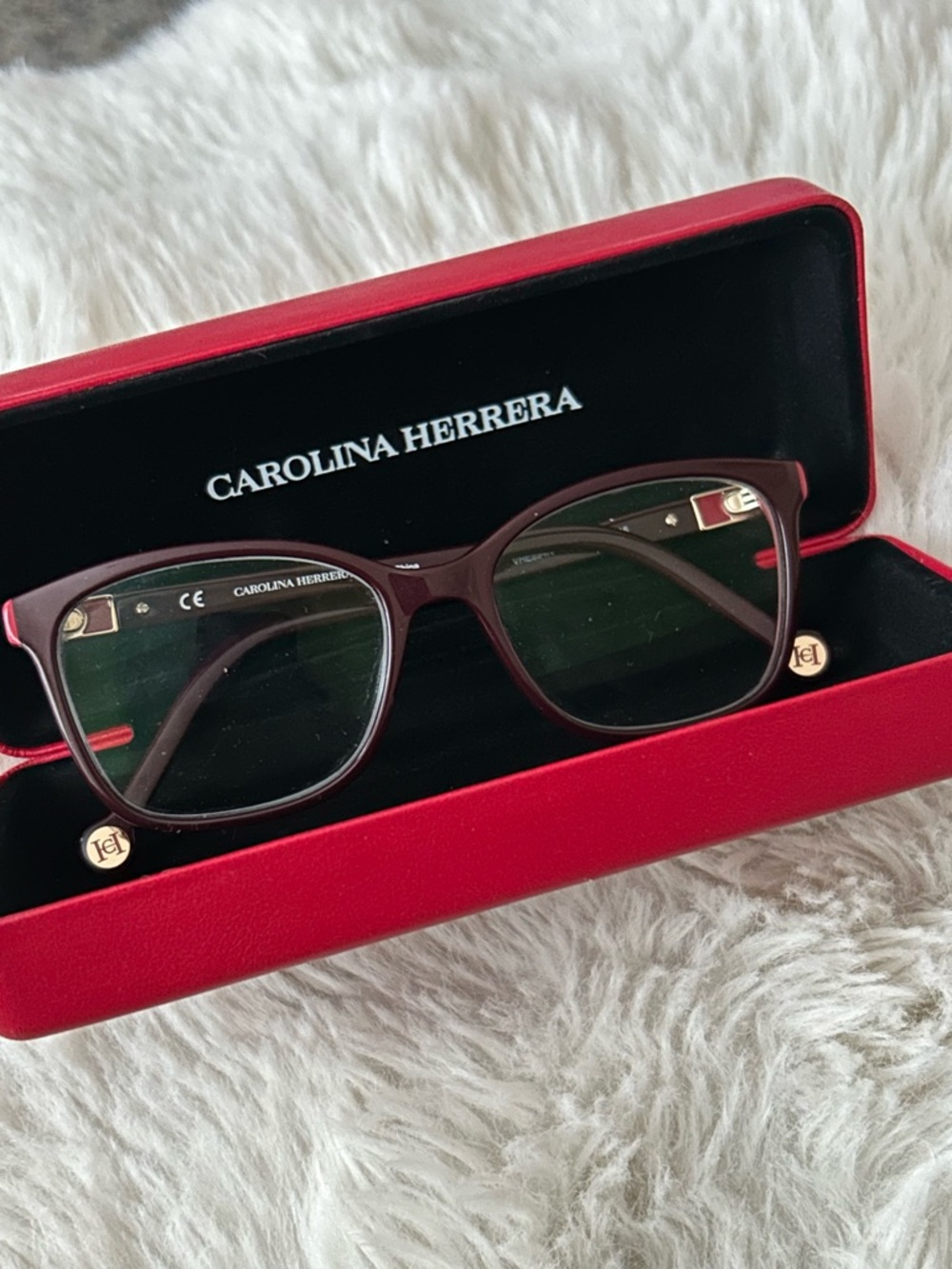 Stunning Carolina Herrera glasses💕